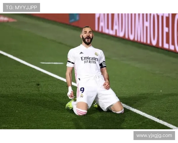 本泽马 vs 伊布：谁是艺术型中锋的巅峰代表