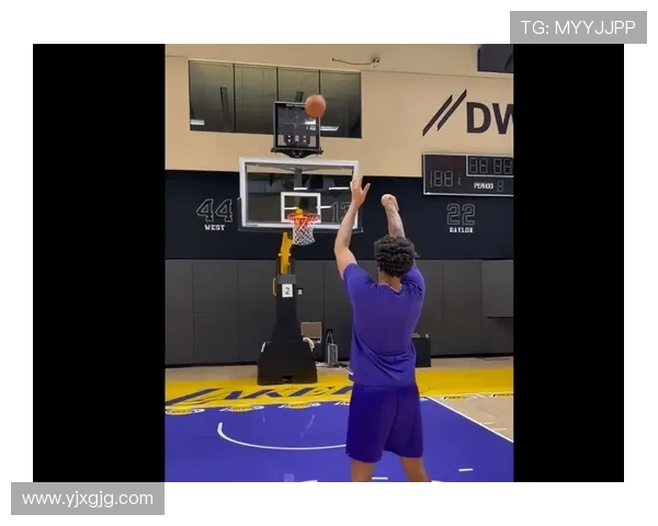 史梦瑶每天5点起床练枪，结果家里厕所贴满靶纸？