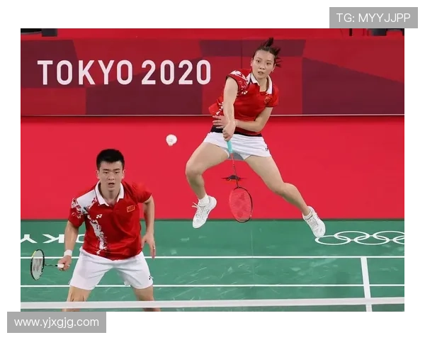 黄雅琼随手背个小包,价格直接把我这月工资打回原形
